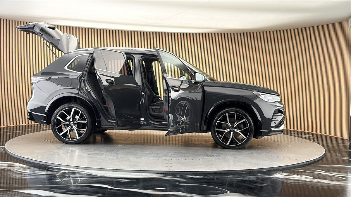 More views of Volkswagen Tiguan