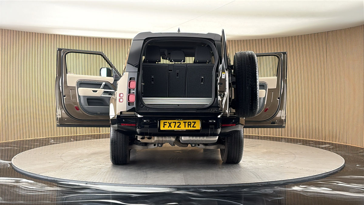 More views of Land Rover Defender 90