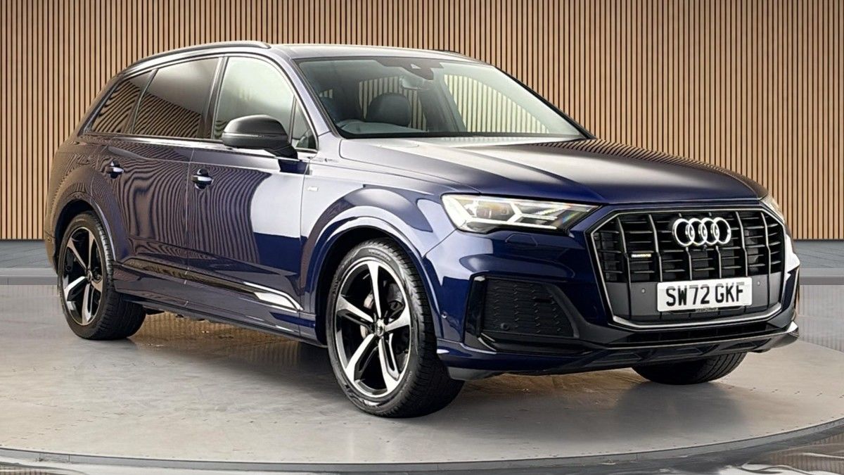 Audi Q7 Sticky Header Image