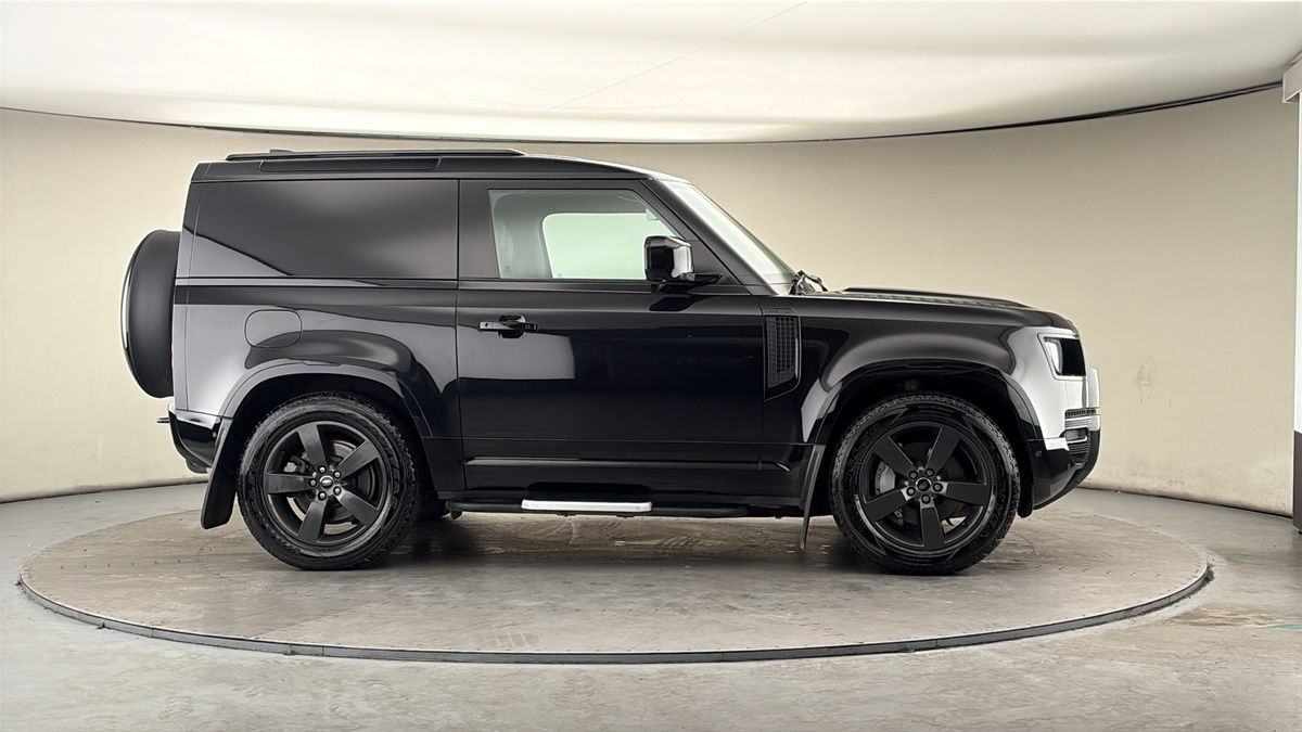 More views of Land Rover Defender 90