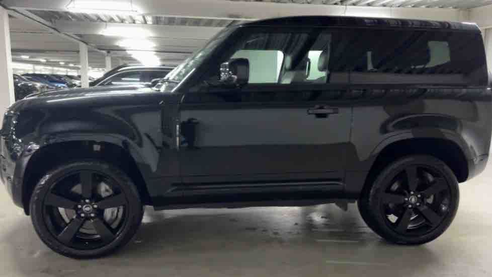 More views of Land Rover Defender 90