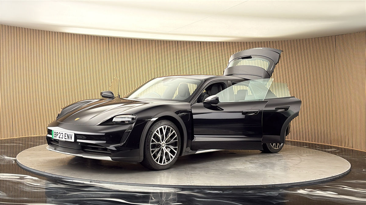 Porsche Taycan Image 22