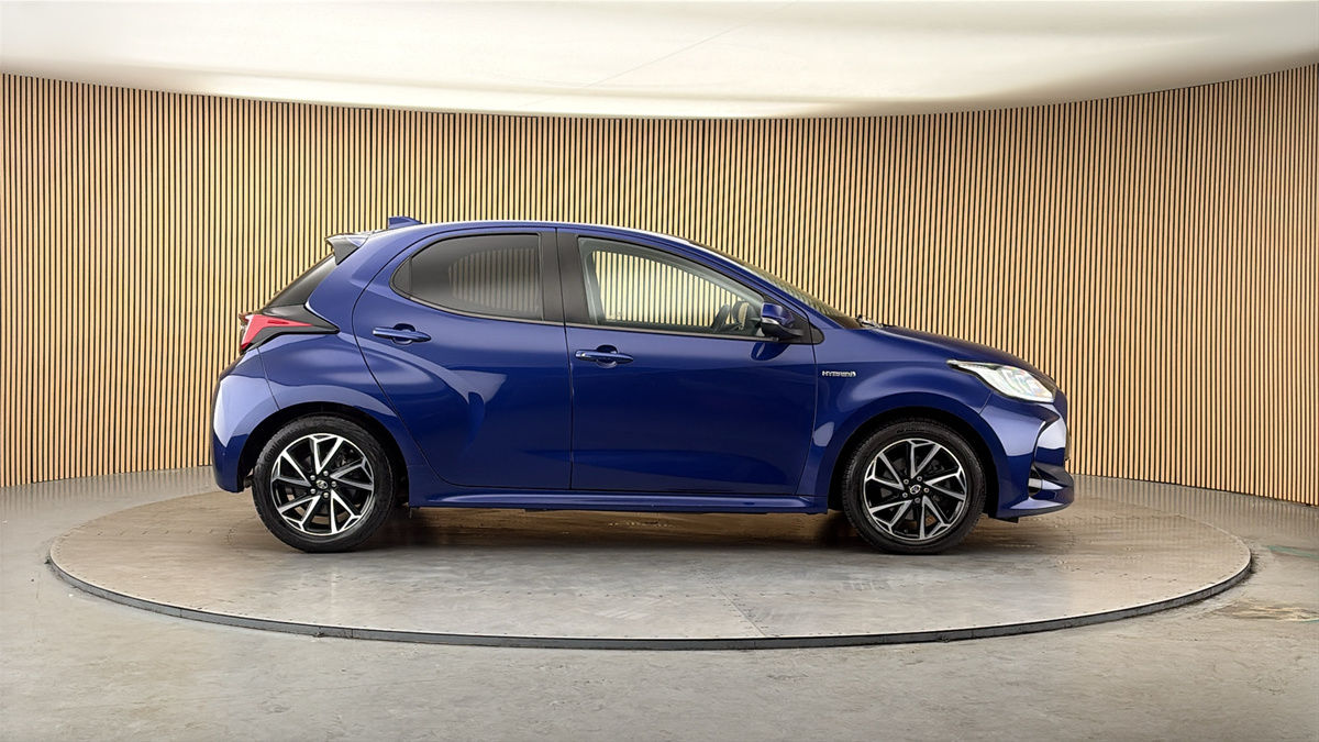 Toyota Yaris Image 16