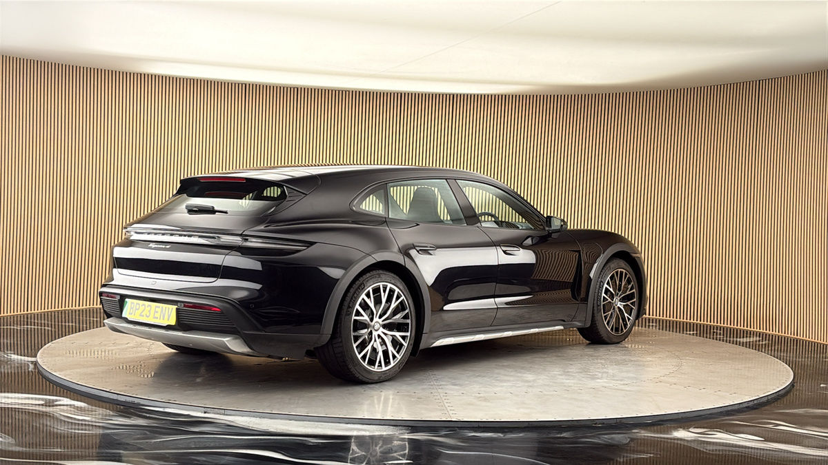 Porsche Taycan Image 21