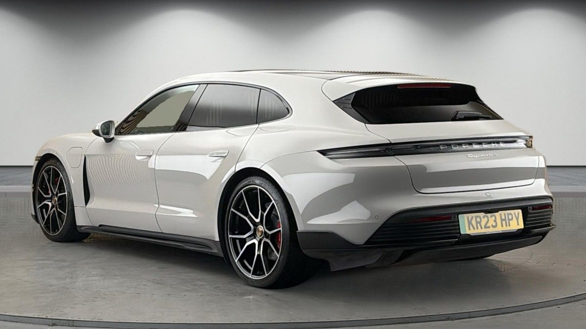 Porsche Taycan Image 2