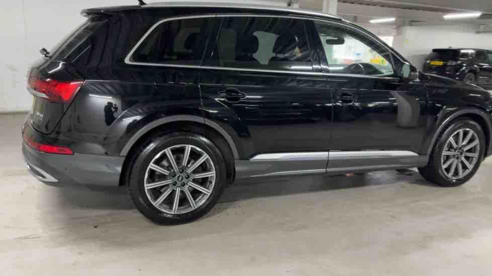 More views of Audi Q7