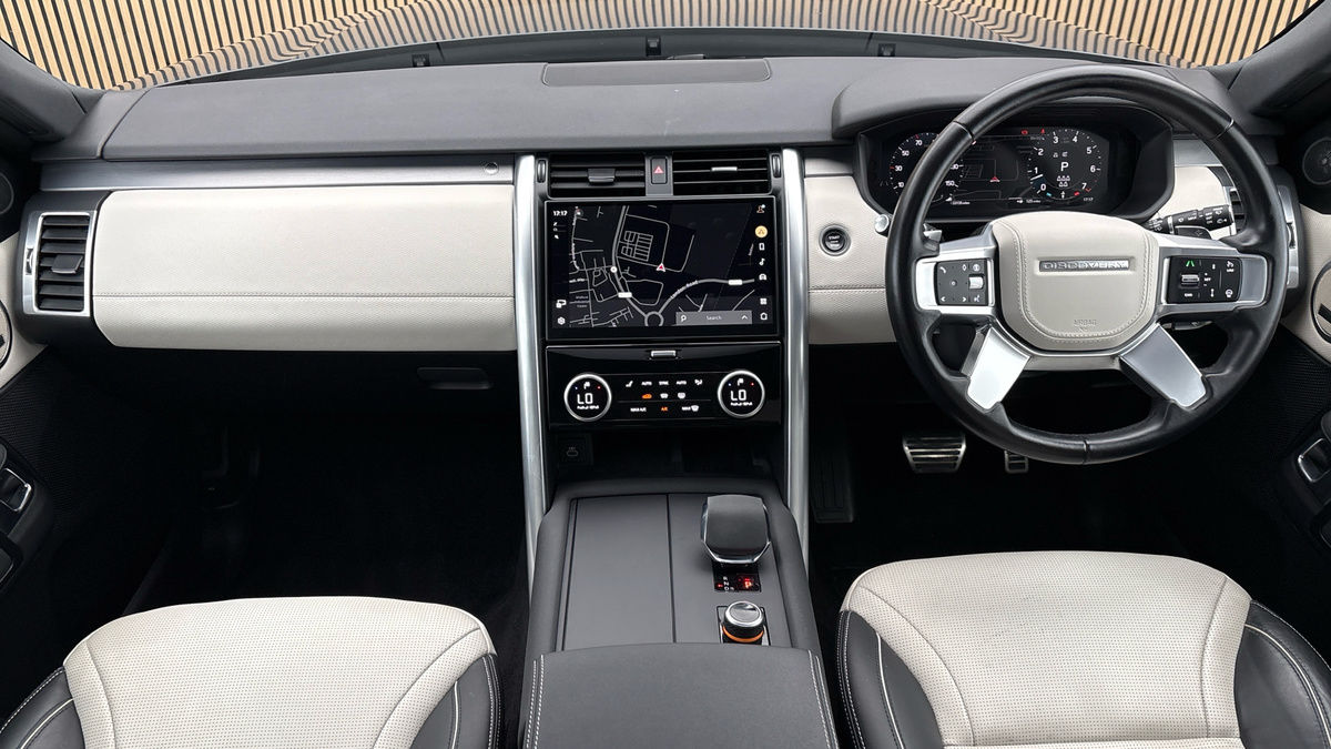 Land Rover Discovery Image 12