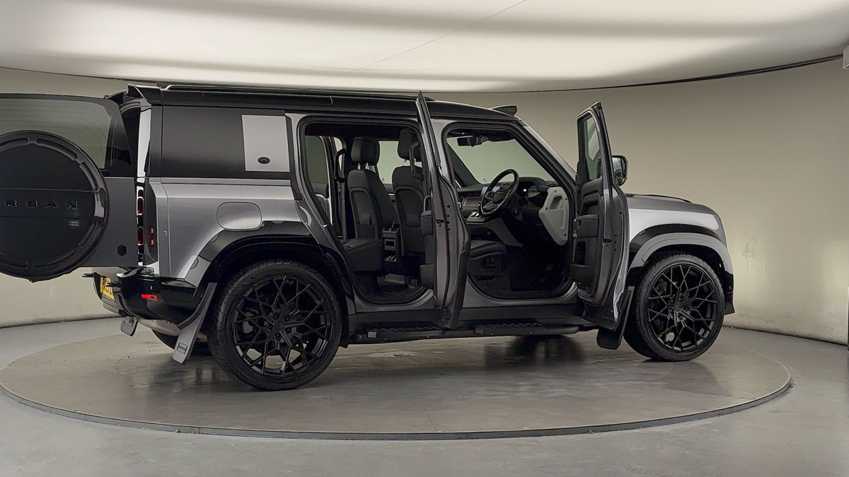 More views of Land Rover Defender 110