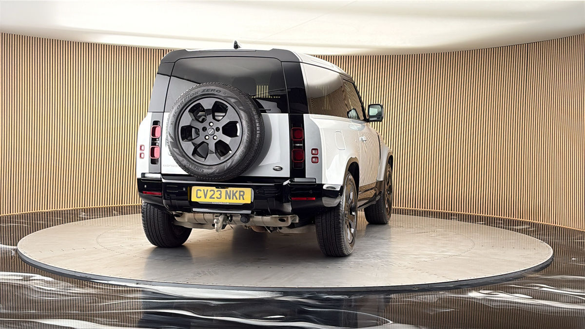 More views of Land Rover Defender 90