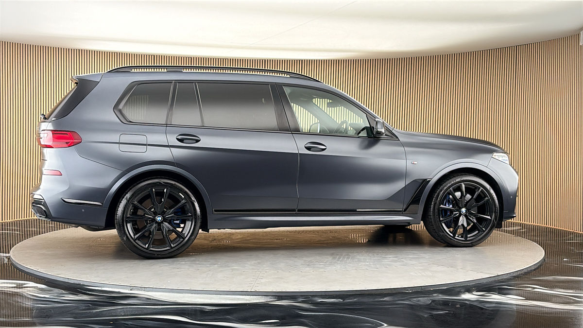 More views of BMW X7