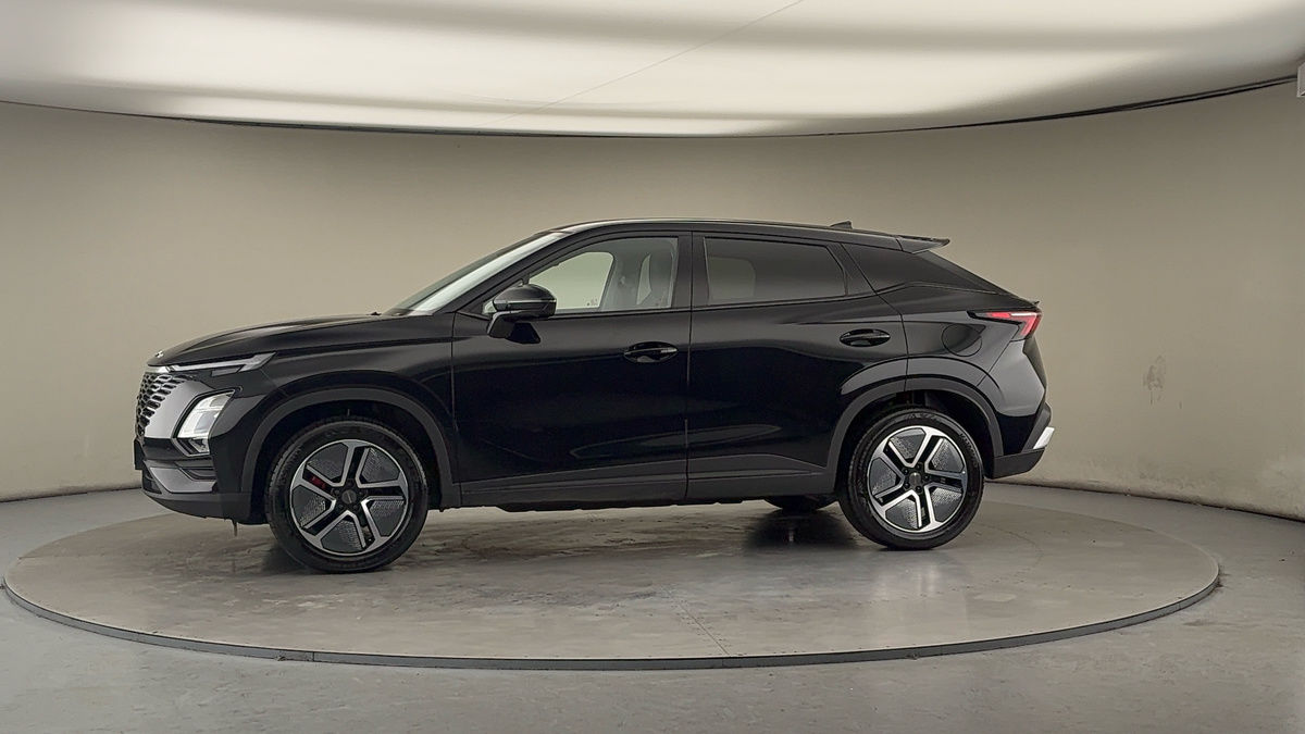 More views of Omoda 5