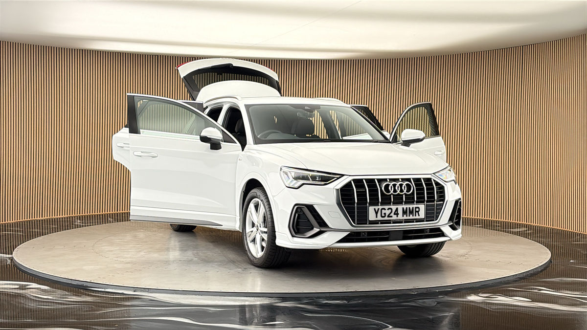 More views of Audi Q3