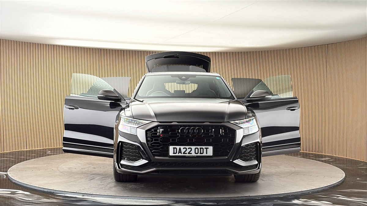 More views of Audi RSQ8