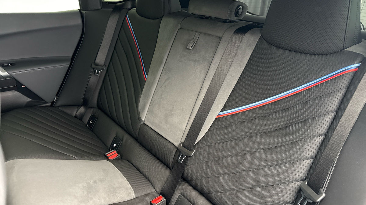 More views of BMW iX
