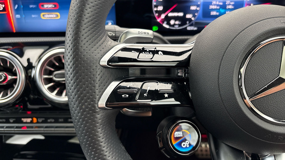 Mercedes-Benz CLA Image 13