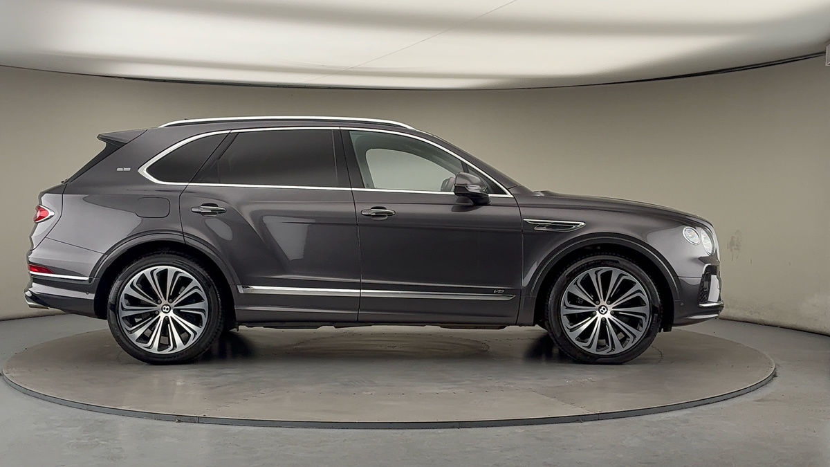 Bentley Bentayga Image 16