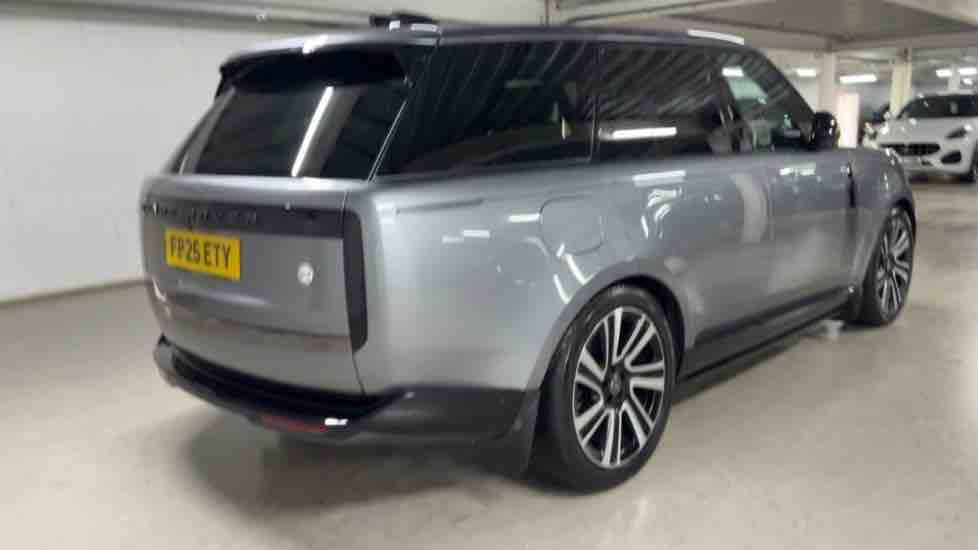 More views of Land Rover Range Rover