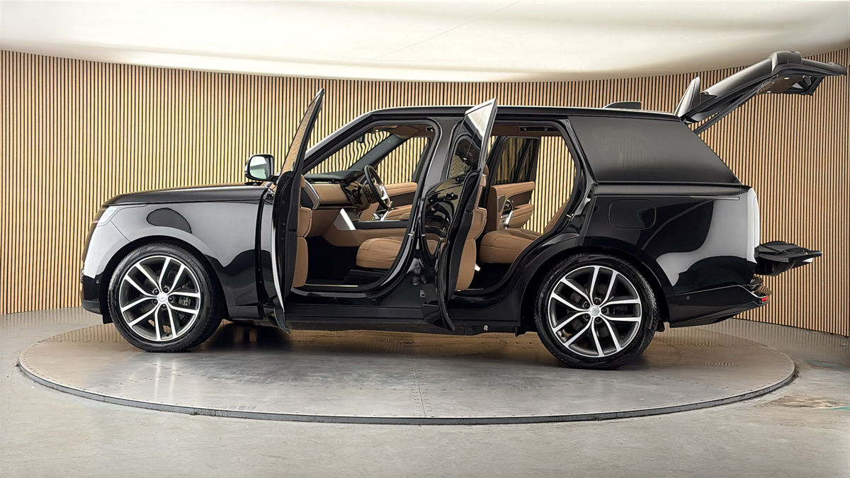 More views of Land Rover Range Rover