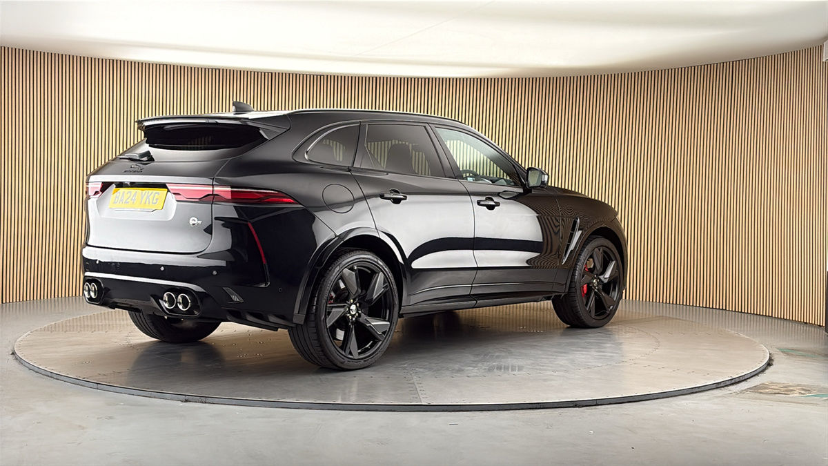 Jaguar F-PACE Image 21