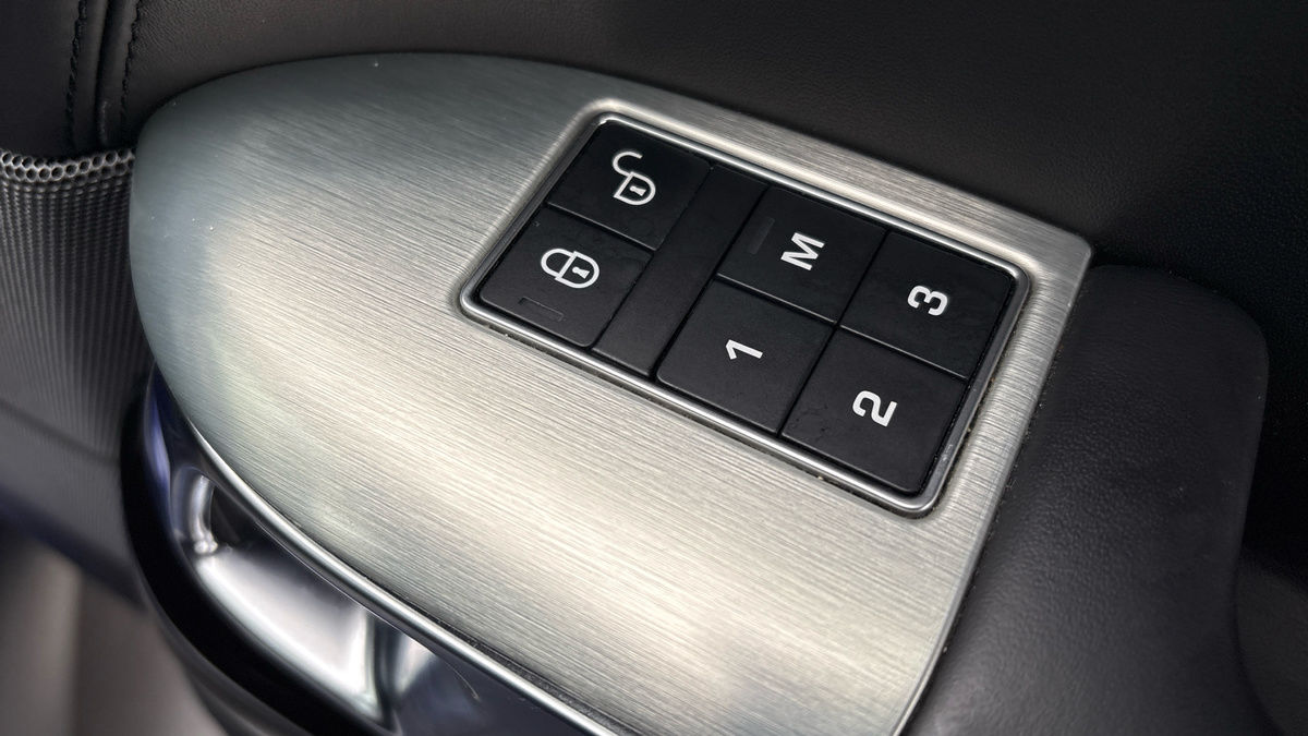 Land Rover Range Rover Sport Image 26