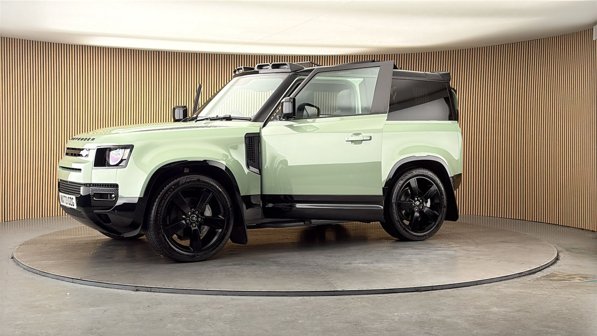 More views of Land Rover Defender 90
