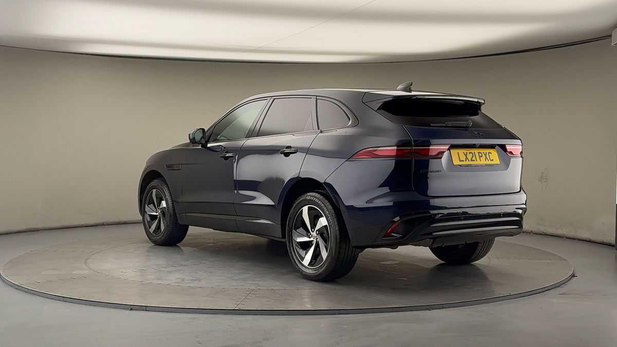 Jaguar F-PACE Image 2