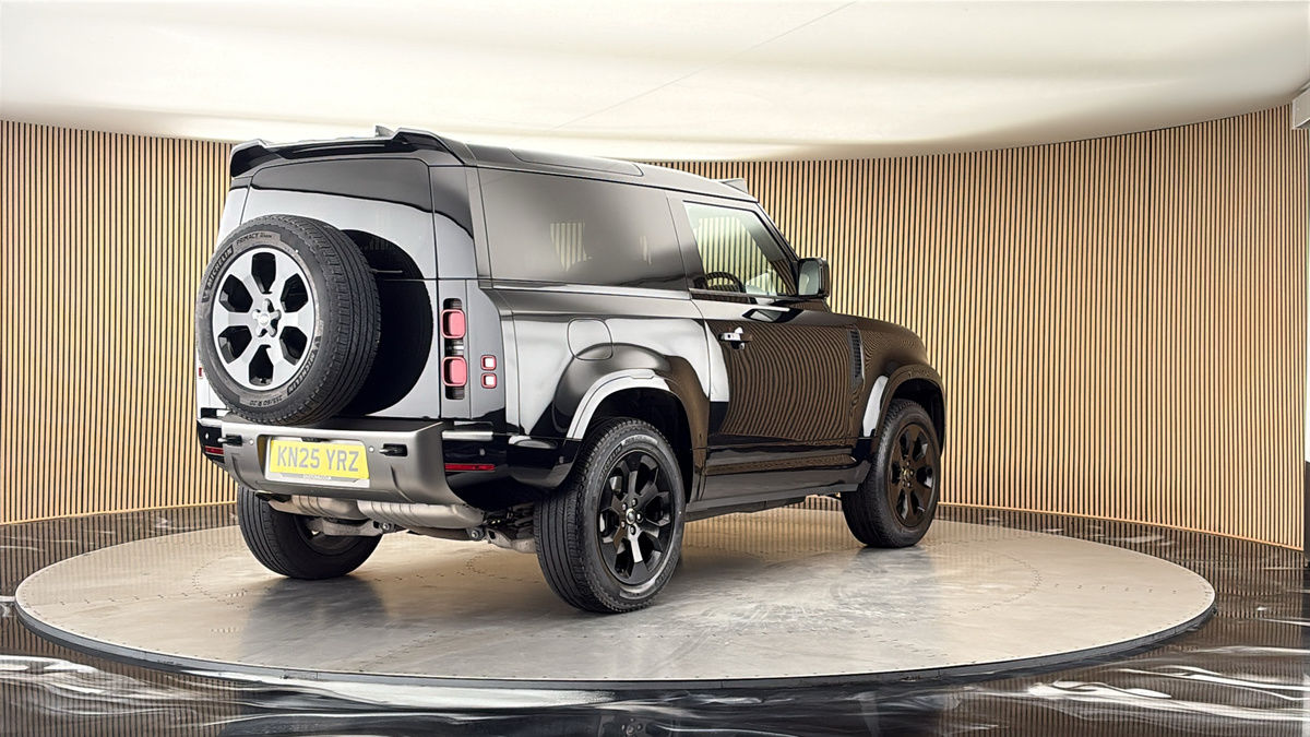 More views of Land Rover Defender 90