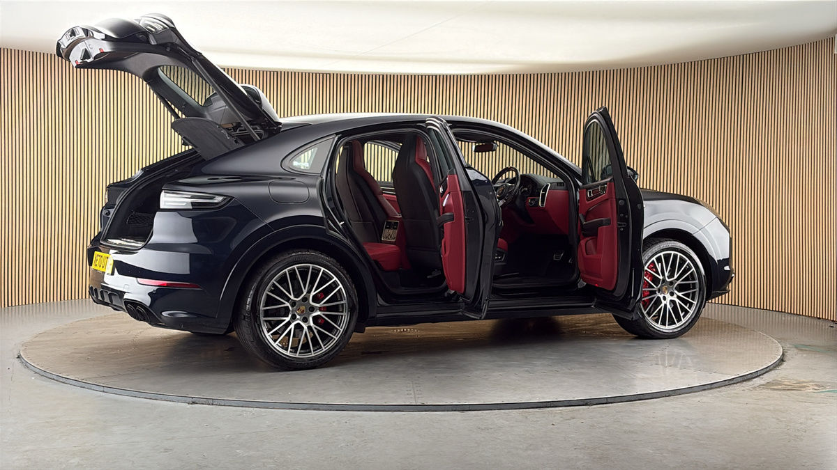 More views of Porsche Cayenne