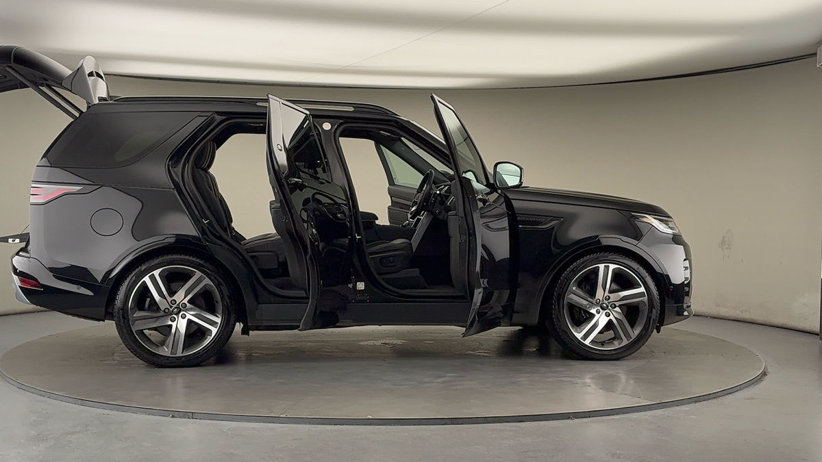 More views of Land Rover Discovery