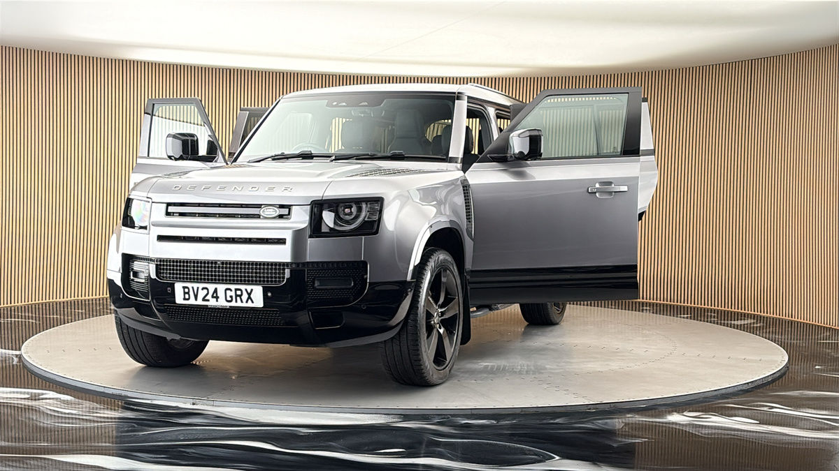 More views of Land Rover Defender 110