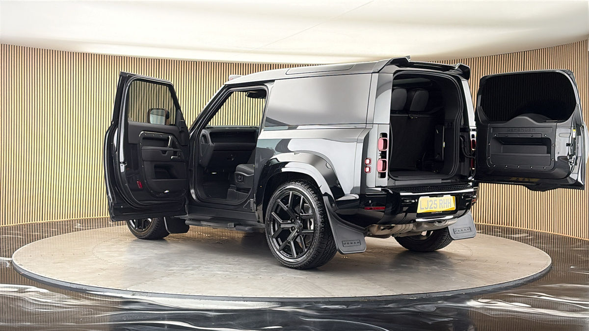 More views of Land Rover Defender 90