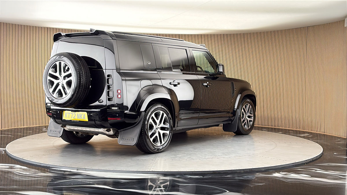 More views of Land Rover Defender 110