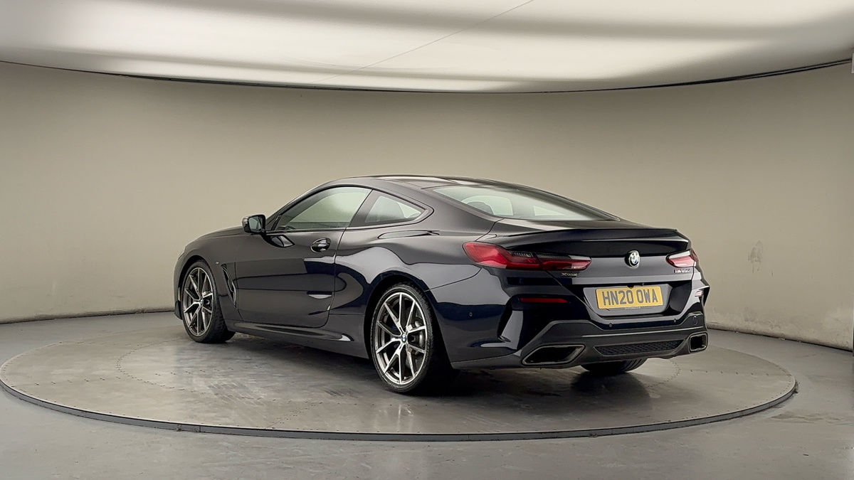 BMW 8 Series Image 2