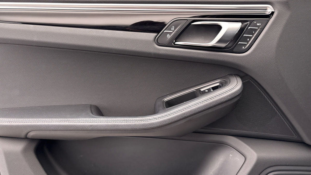 Porsche Macan Image 19