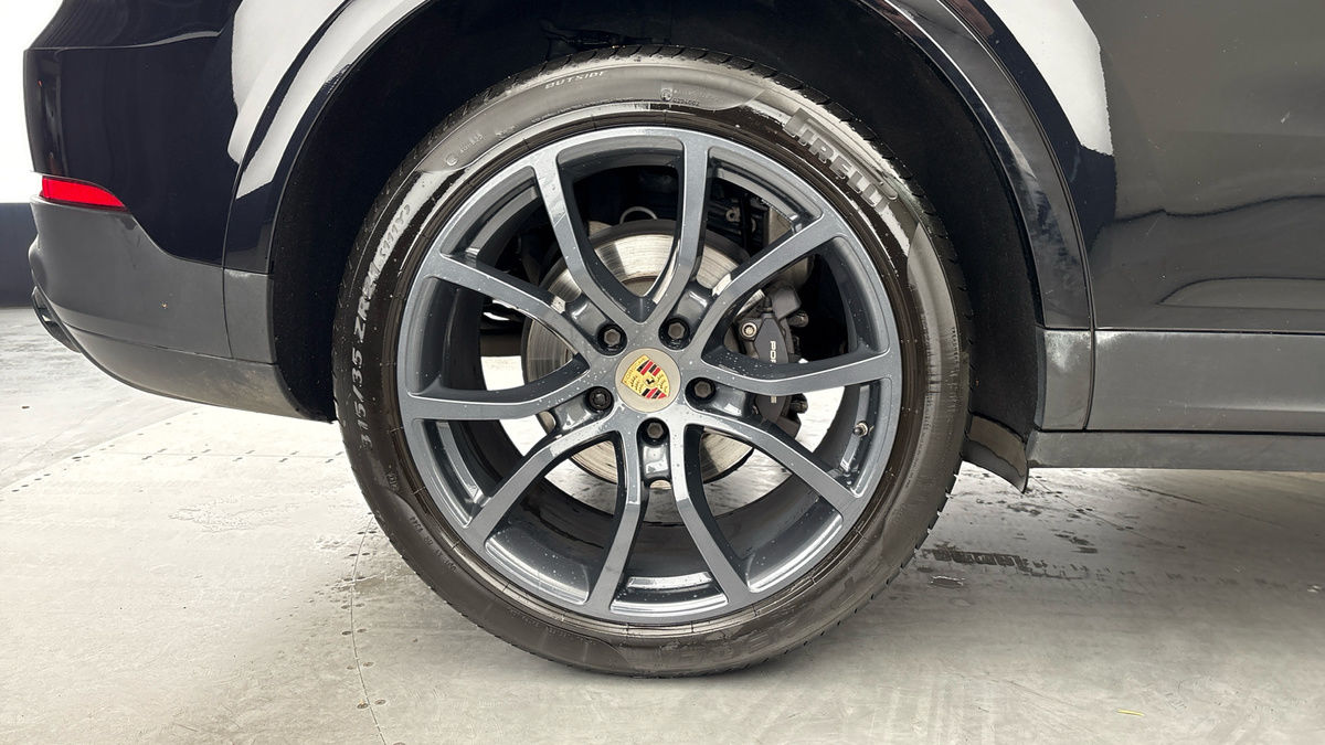 Porsche Cayenne Image 10