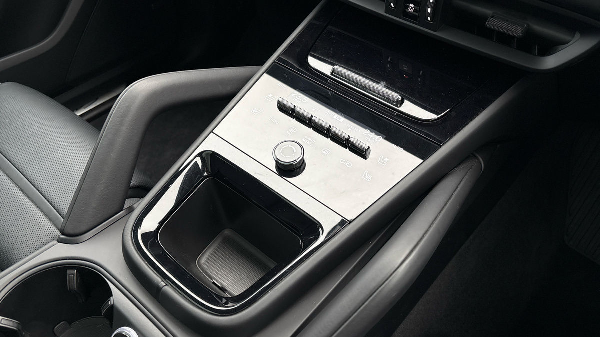 More views of Porsche Cayenne