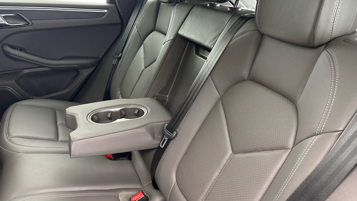 Porsche Macan Image 9