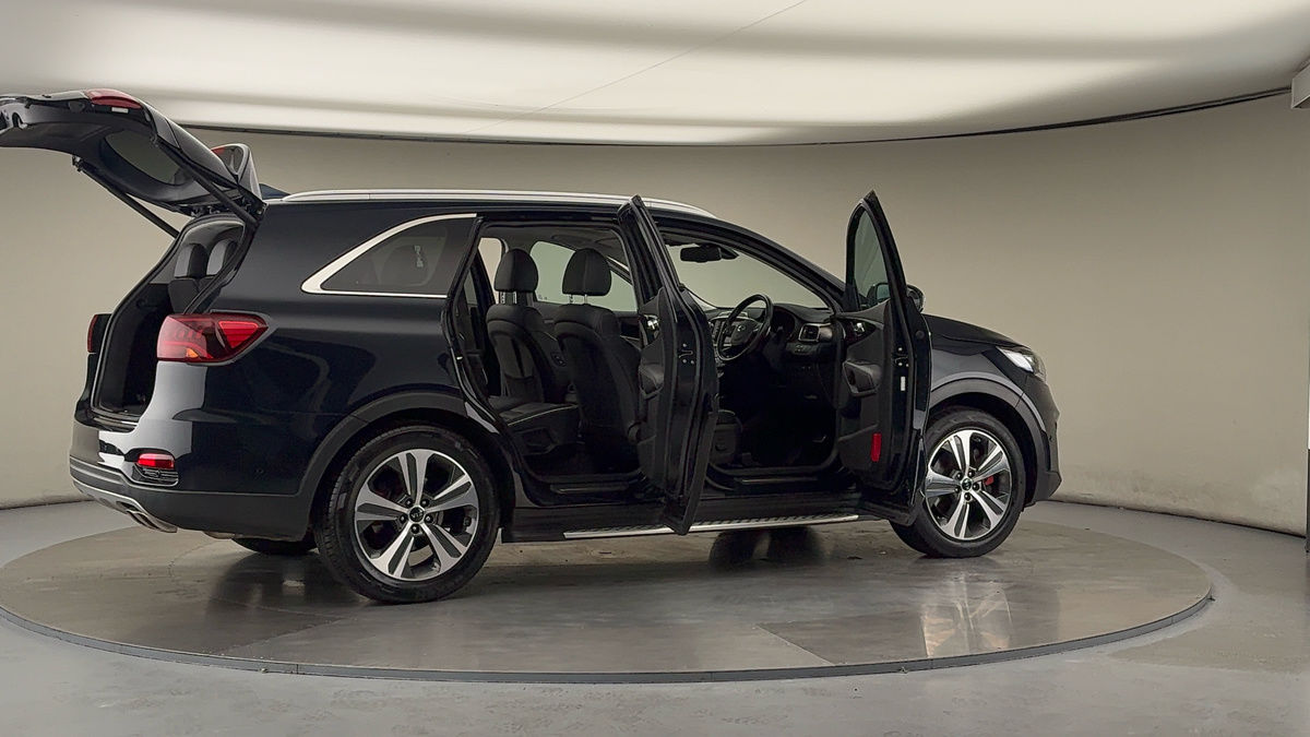 More views of Kia Sorento
