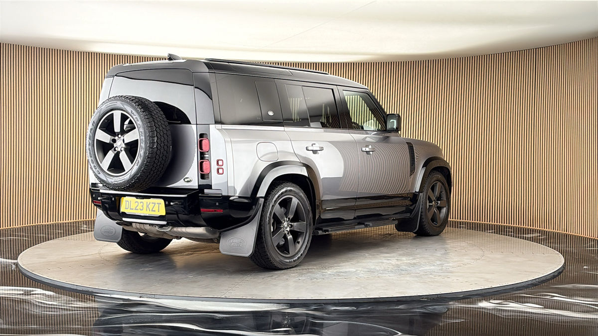 More views of Land Rover Defender 110