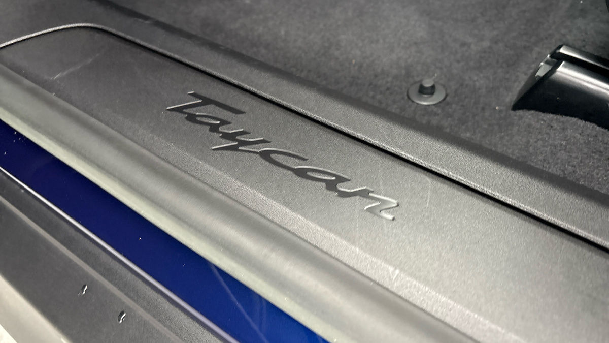 Porsche Taycan Image 7