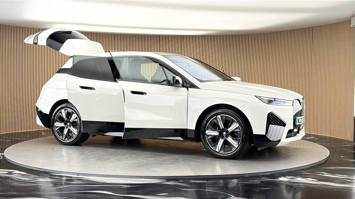 More views of BMW iX