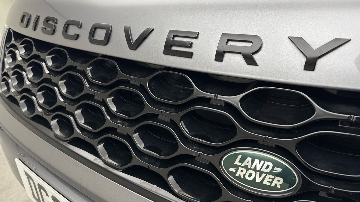 Land Rover Discovery Sport Image 24