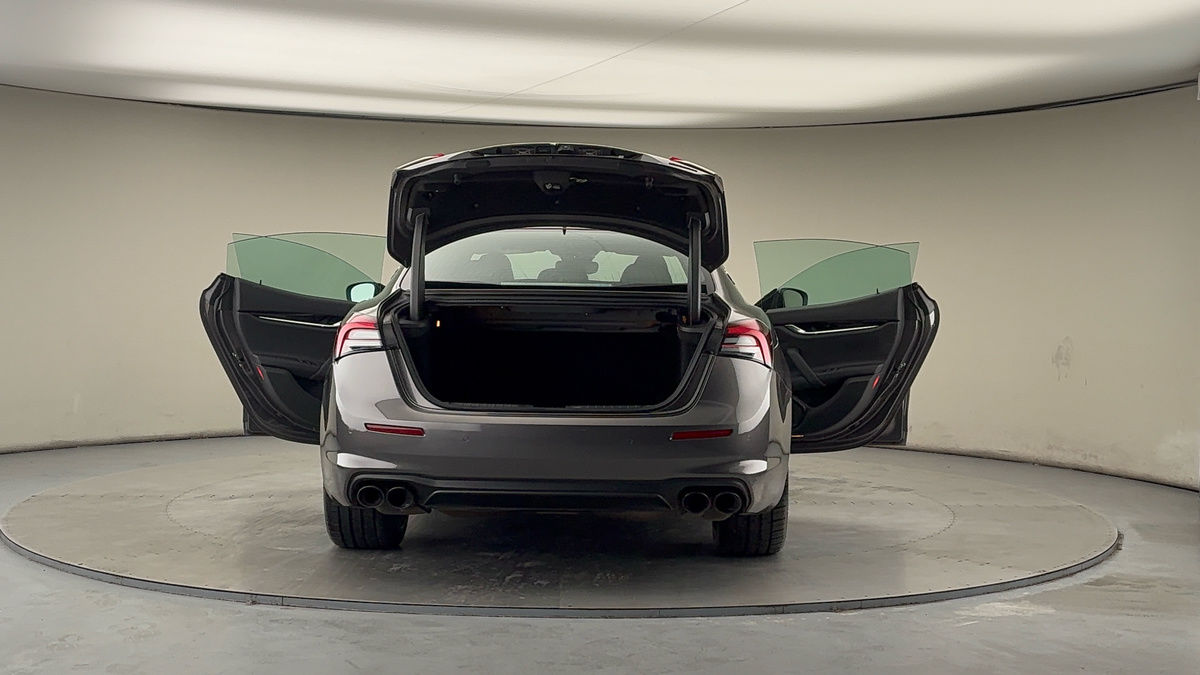 More views of Maserati Ghibli