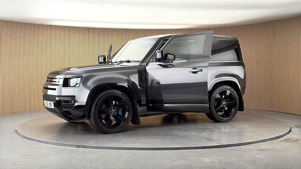 More views of Land Rover Defender 90
