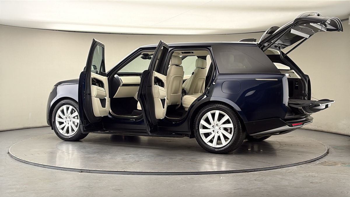 More views of Land Rover Range Rover