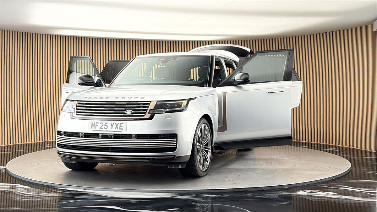 More views of Land Rover Range Rover