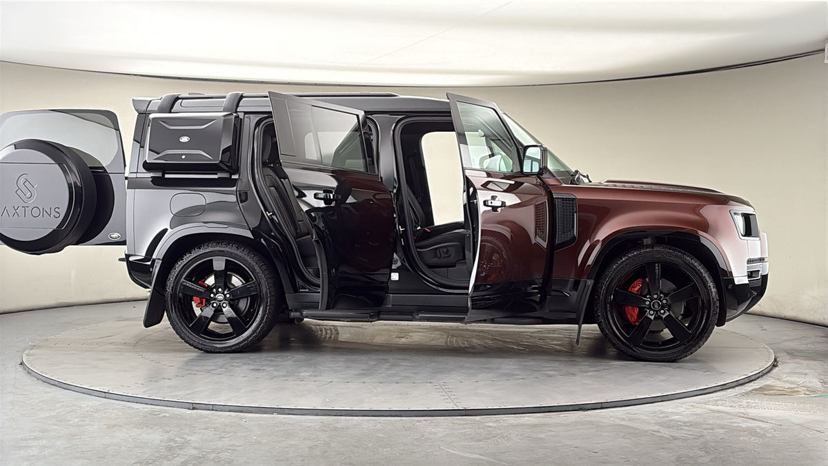 More views of Land Rover Defender 110