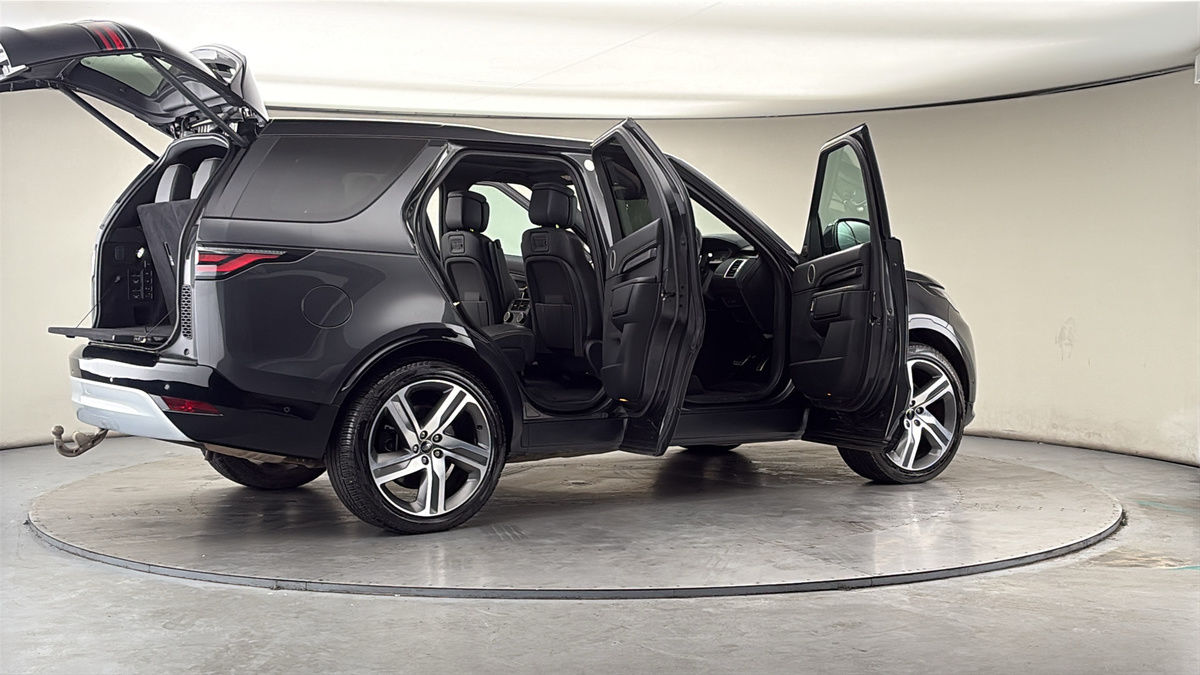More views of Land Rover Discovery