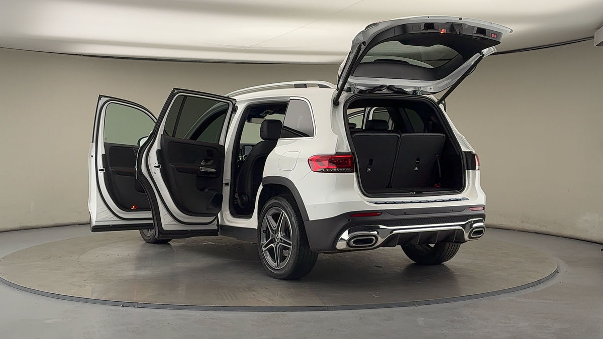 Mercedes-Benz GLB Image 23
