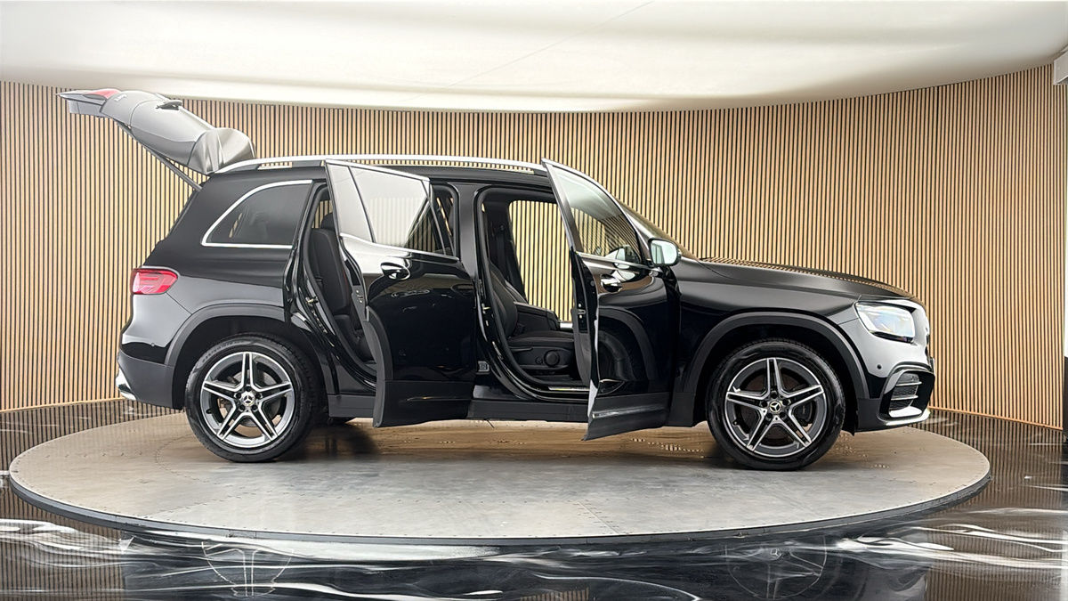 More views of Mercedes-Benz GLB